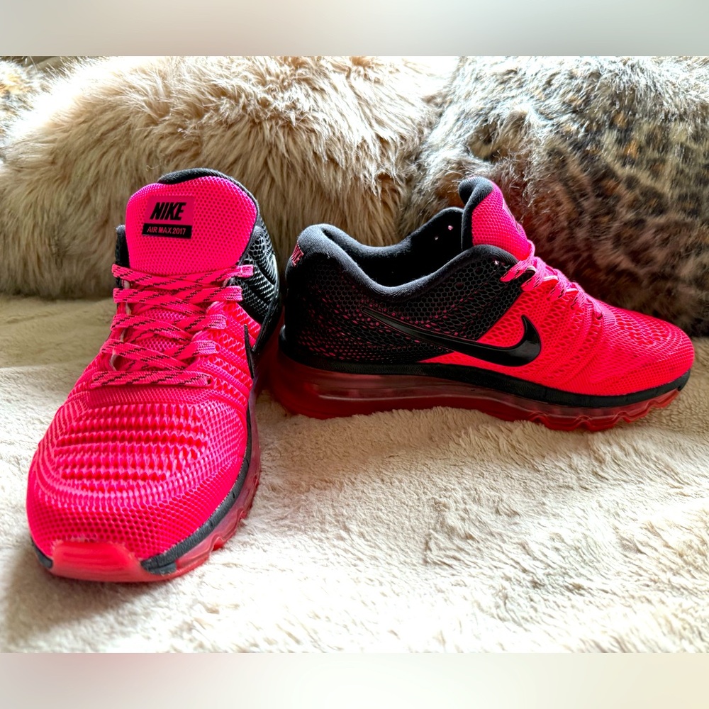 EUC Nike air runners